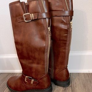 Brown Shoe Dazzle Boots